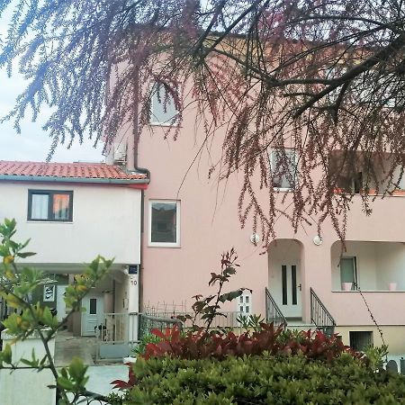 Apartments Kety Ровінь Екстер'єр фото