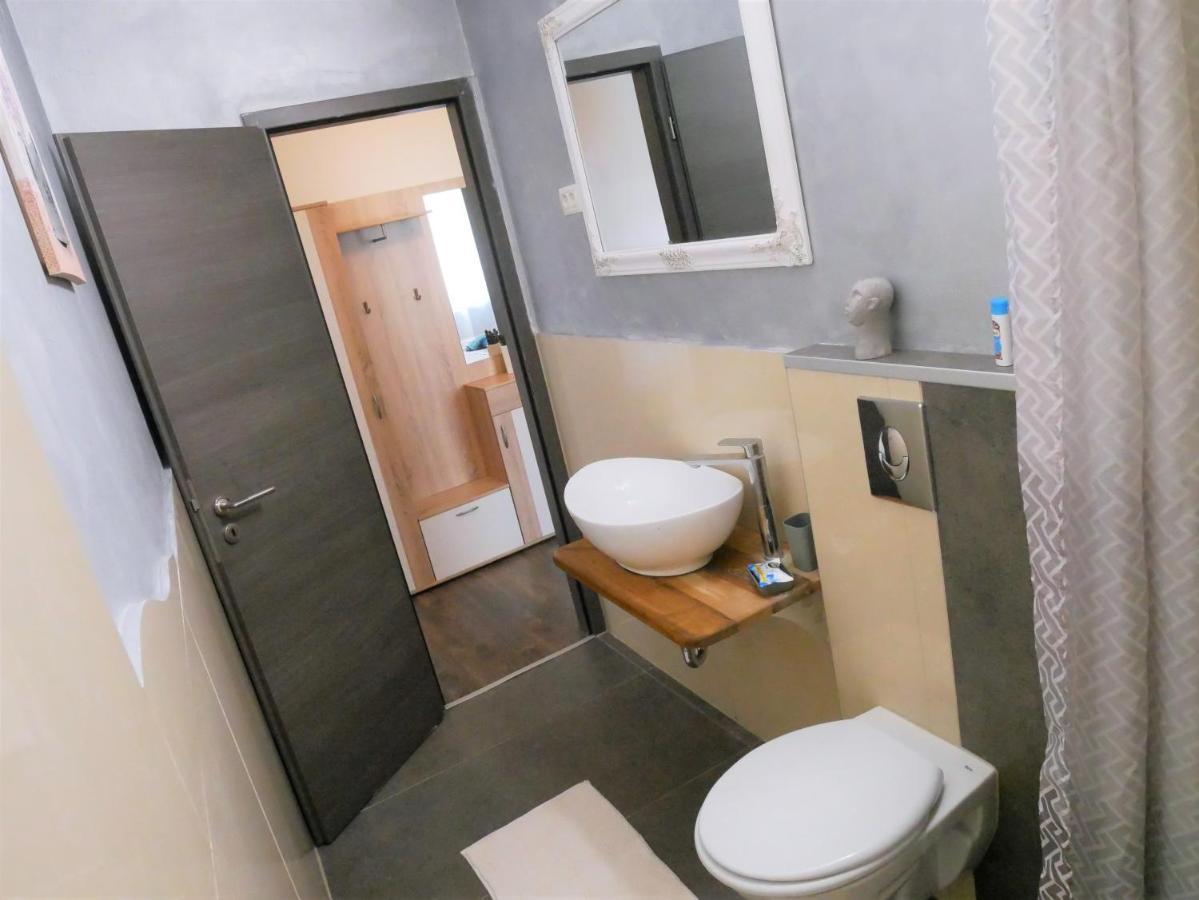 Apartments Kety Ровінь Екстер'єр фото