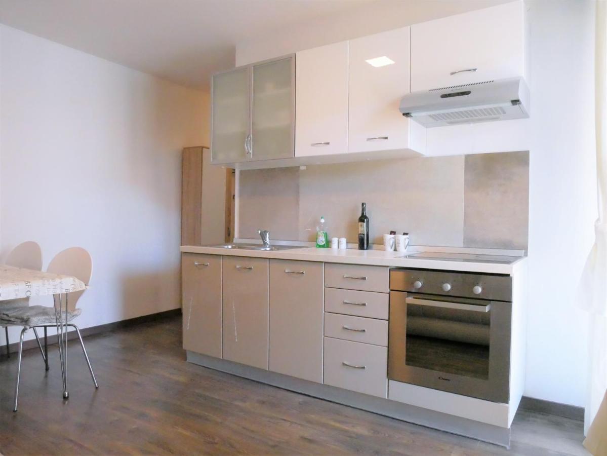Apartments Kety Ровінь Екстер'єр фото