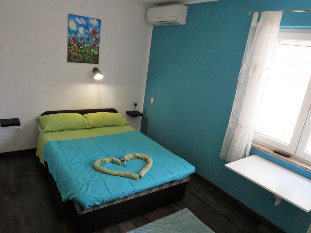 Apartments Kety Ровінь Екстер'єр фото